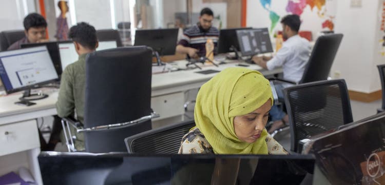 Рабочие места: самый верный способ, чтобы бороться с бедностью и обеспечивать процветание (англ.)